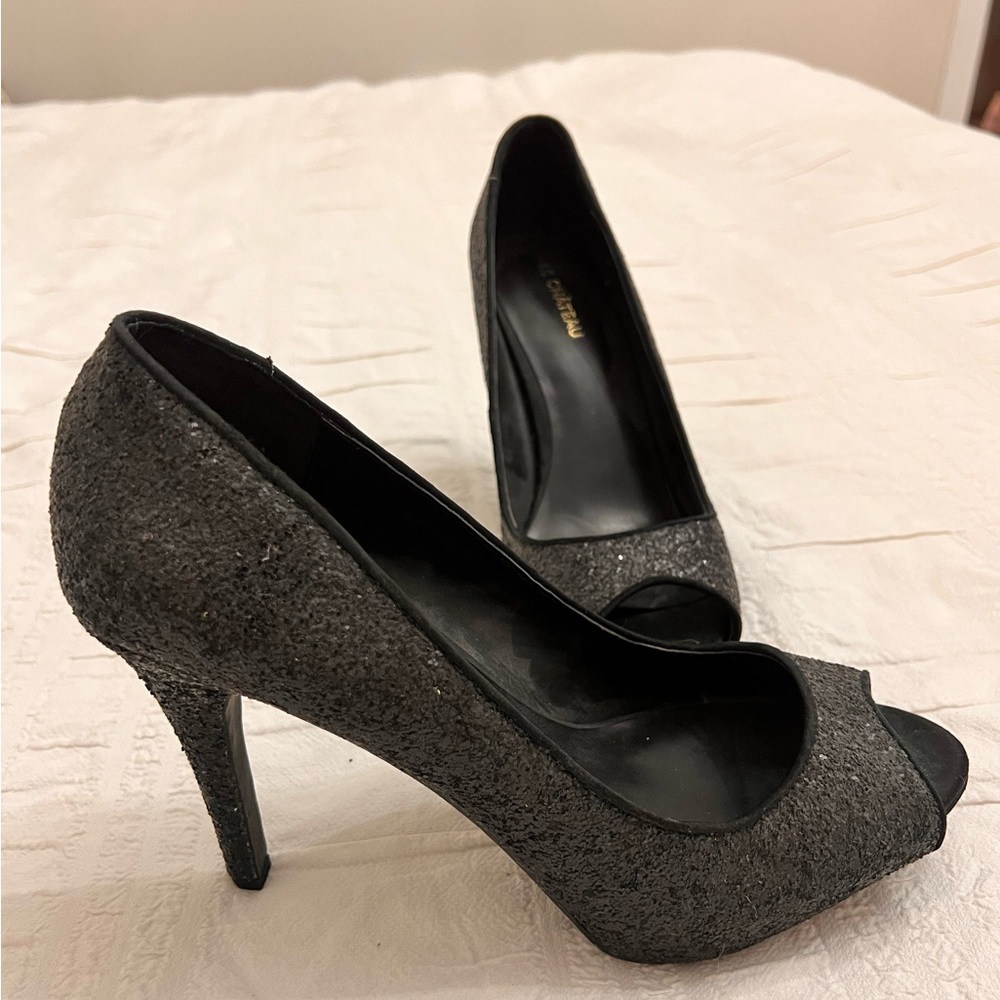 Size 10 barely worn glitter peep toe heels in black